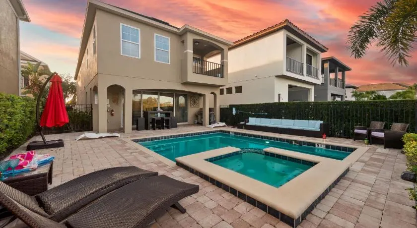 Villa w heated pool theater & game room - Image 1