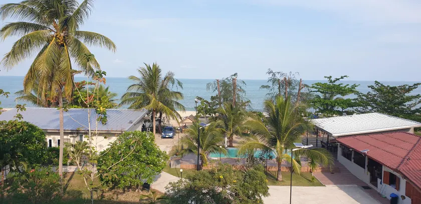Loma Beach Resort - Image 1