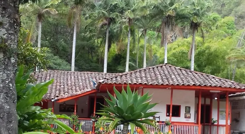 Hostal Rio Arabia - Valle De Cocora HOTEL - Image 1