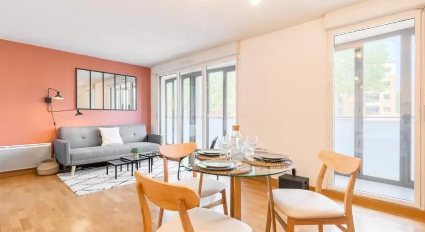 Euratechnologies - Bright apartment with parking - Image 1