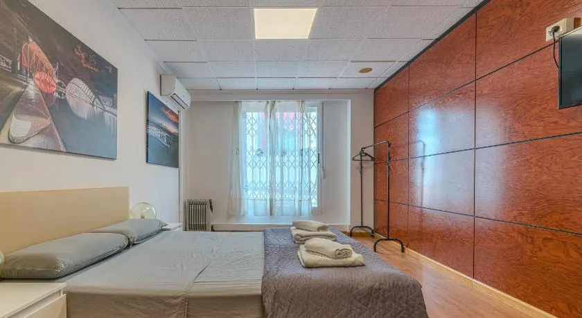 Suites Rooms Valencia - Image 1