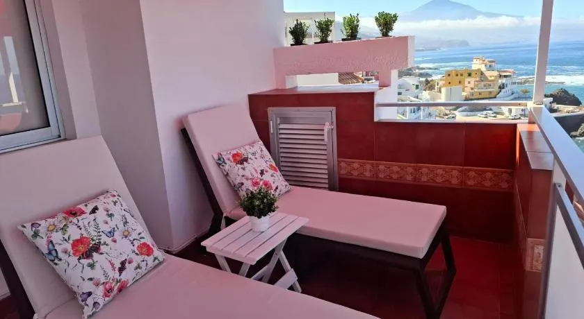 Oceanfront apartment - Image 1