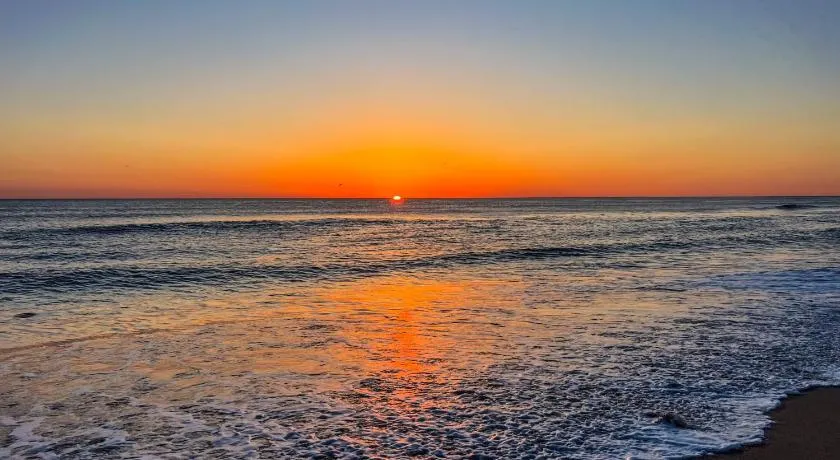 Perfect Ocean View - Oceanfront Condo, Private Balcony, Community Pool - Image 1