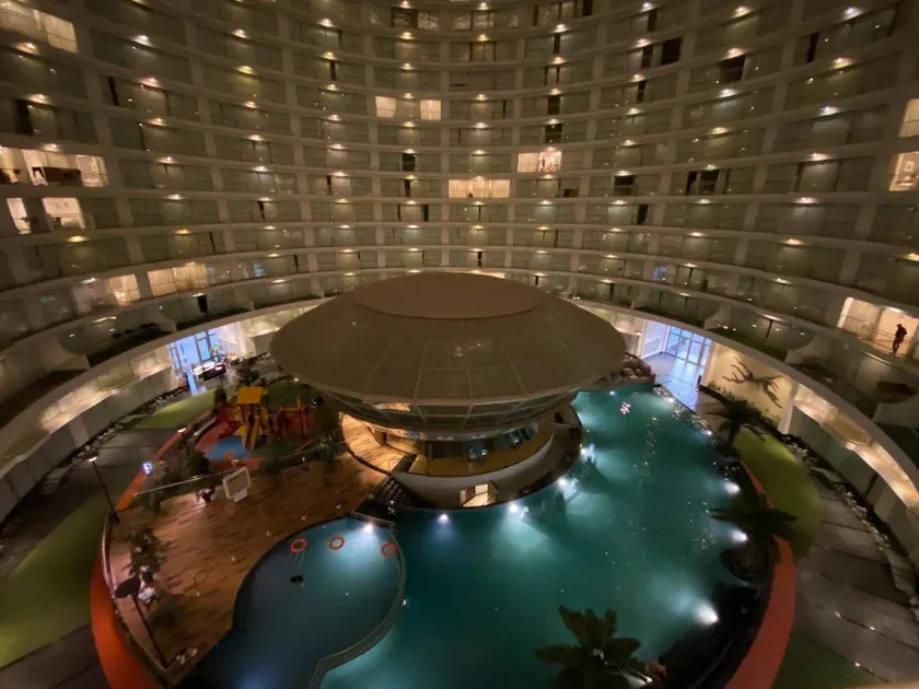 LUXURY STUDIO APARTMENT - Image 1