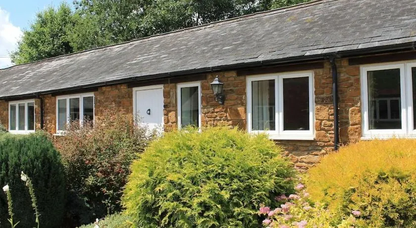 Idyllic cottage escape in Oxfordshire countryside - Image 1