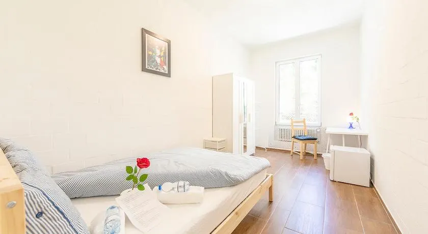 YELLOW INN- Simple Rooms and Easy Parking direkt bei der OLMA nahe HSG und Spital - Image 1