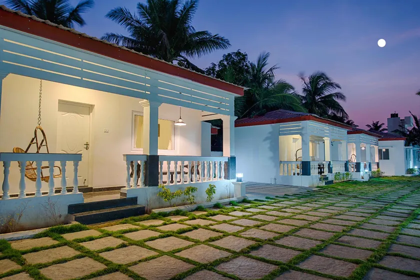 VARUNA INN BANQUETS & RESORT - Image 1