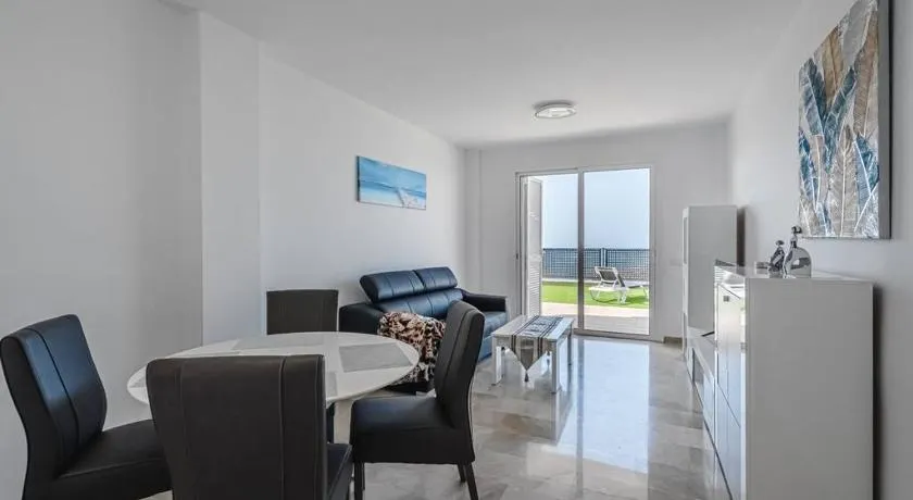 Amazing apartment with sea views and AC, PA06 - Image 1