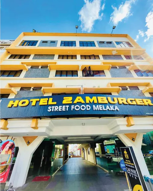 Hotel Zamburger Street Food Melaka - Image 1