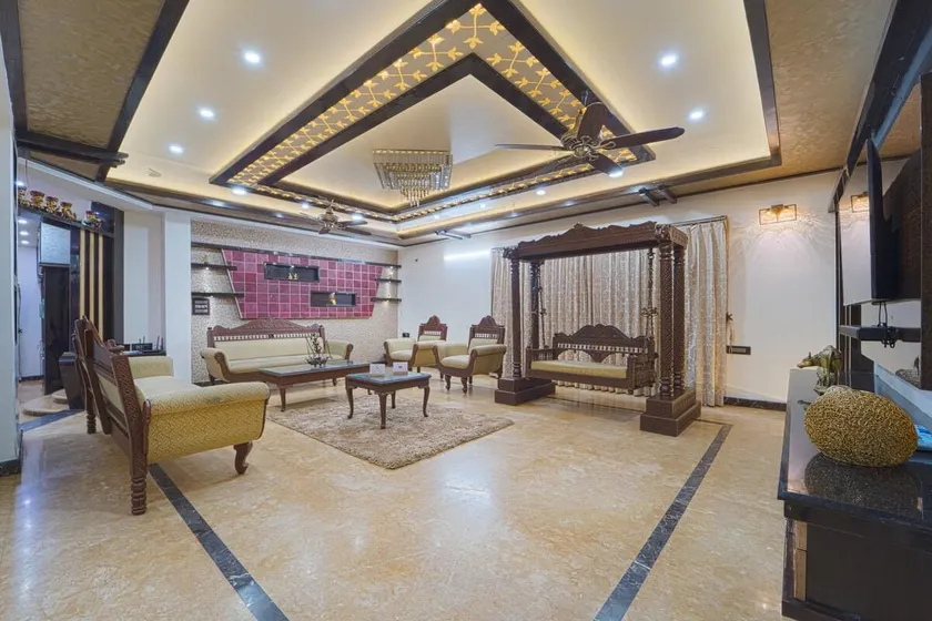 Alaya Stays Royal Valora Charming 5 BHK villa with Garden - Image 1