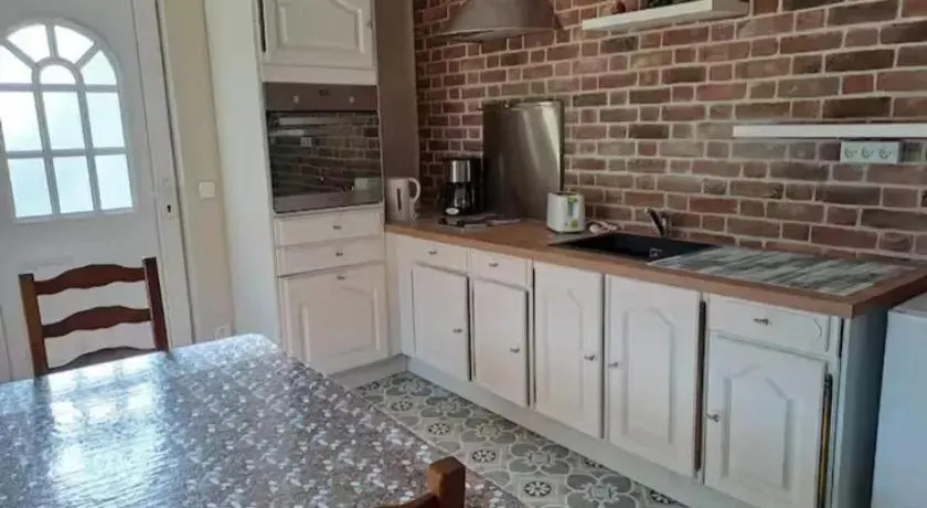 Maison charmante à Audignies, 50 m² avec jardin clôturé. - Image 1