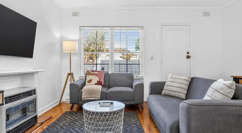 3 min from beach! | BBQ, Study, 6 Guests - Image 1