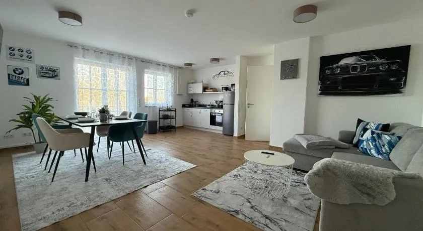 modern & spacious Apartments CarHandling Campus -Nähe Therme Erding -Messe München -Arena -free parking -Netflix -W-LAN - Image 1