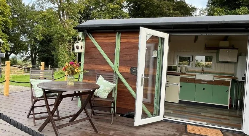 Ted's Shed - Image 1