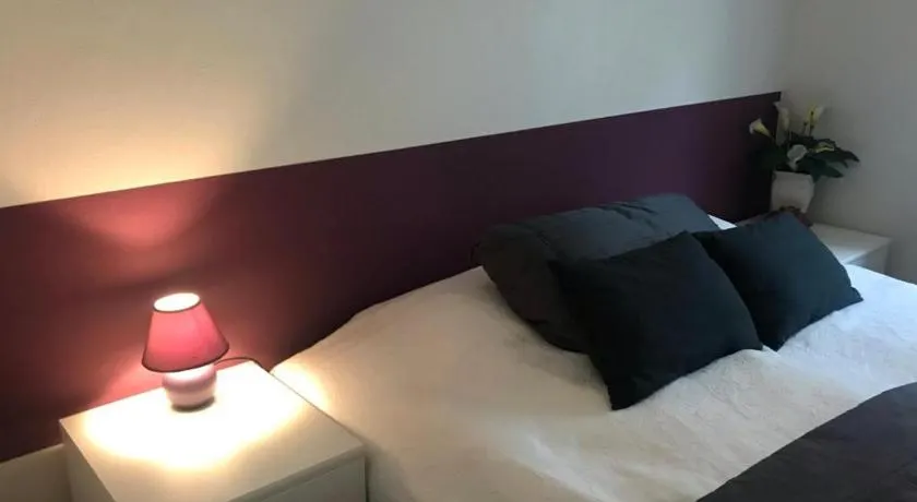 Padborg Inn - Simple Rooms & Modern Apartments - Image 1