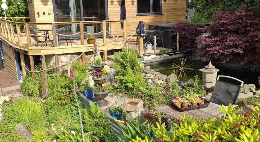 Cosy Cornish Cabin - Image 1
