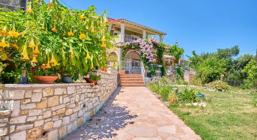 Bougainvillea Escape Cottage - Image 1
