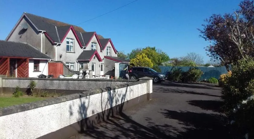 Gortin Glen Guest House - Image 1