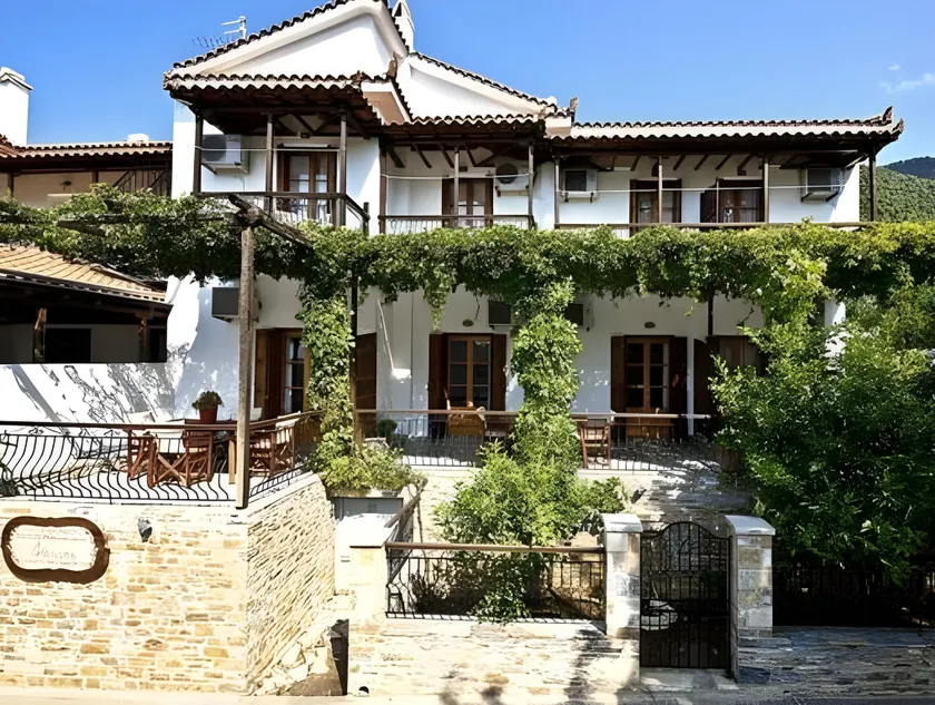 Athina Apartments - Image 1