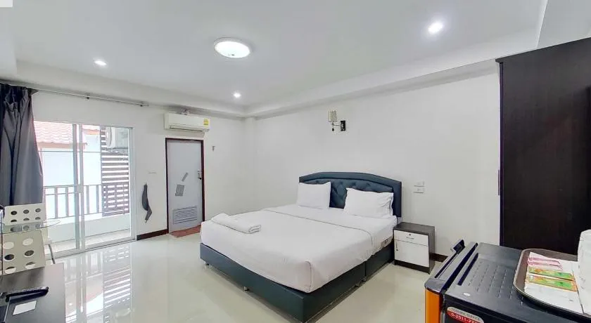 Grand Airport Resort - Image 1