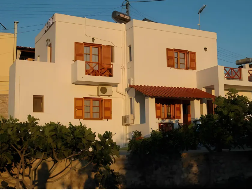 Oasis Rooms & Studios in Galissas - Image 1
