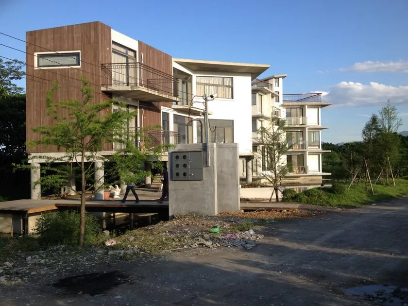 Tall House - Image 1