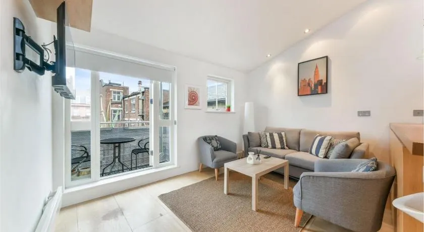 Stylish Soho one bedroom apartment - Image 1