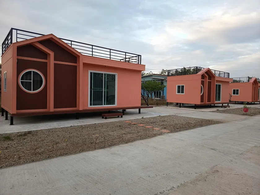 7 Rooms resort - Image 1