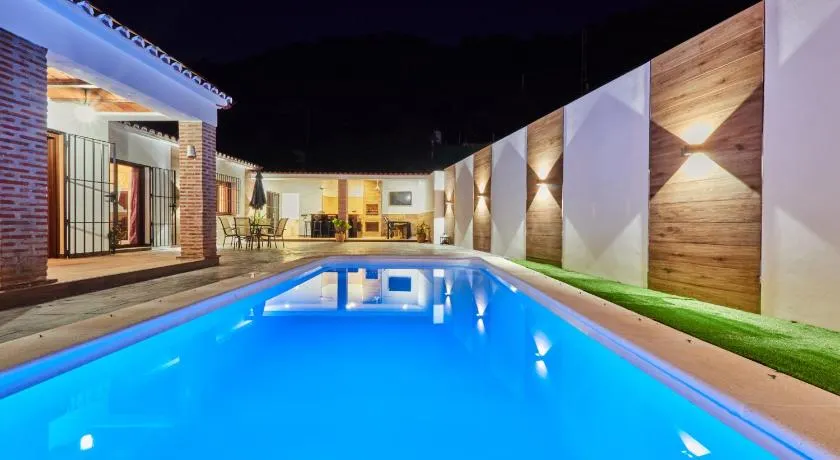 Cubo's Finca El Nogal de los Montes de Málaga / piscina privada / intimidad - Image 1