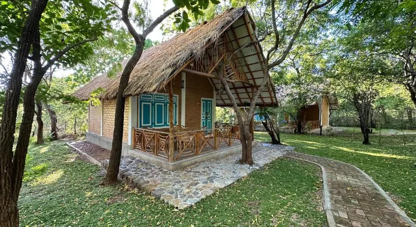 Lake Forest Holiday Resort - Image 1