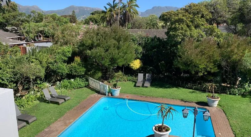Cape Cottages - Image 1