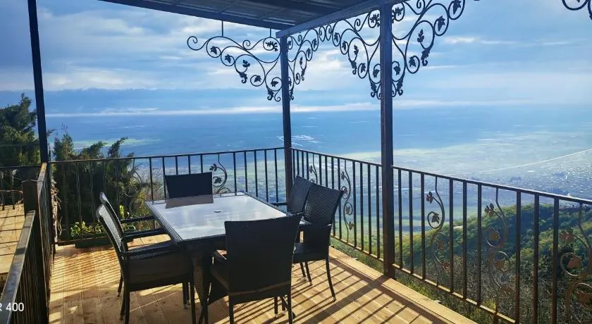 Abramichi Guest House - Image 1