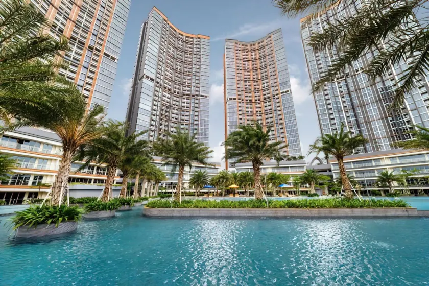 Apartment Gold Coast - Image 1