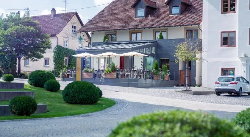 Gasthaus und Pension Zur Linde - Image 1