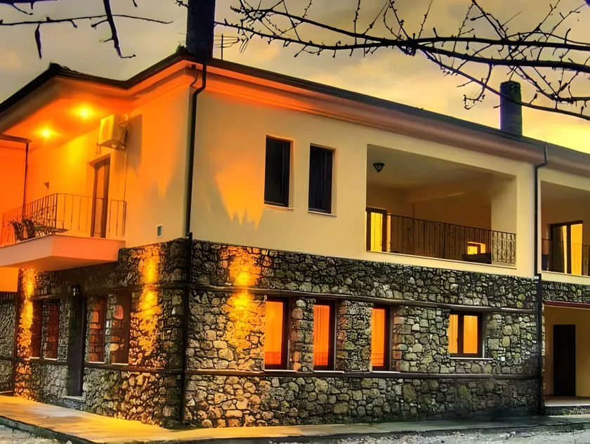 Armonia Hotel - Image 1