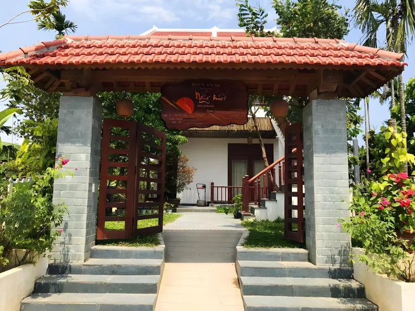 New Sunshine Homestay - Image 1