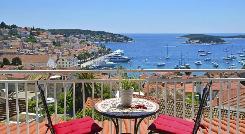Apartments and Rooms Bonkan Hvar  - Image 1