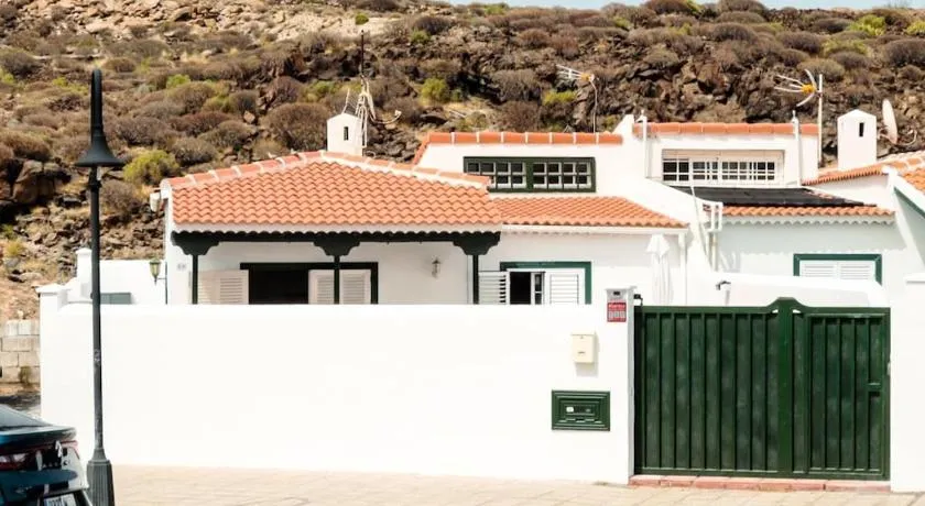 Acogedora casa en Abades en tranquila urbanización - Image 1