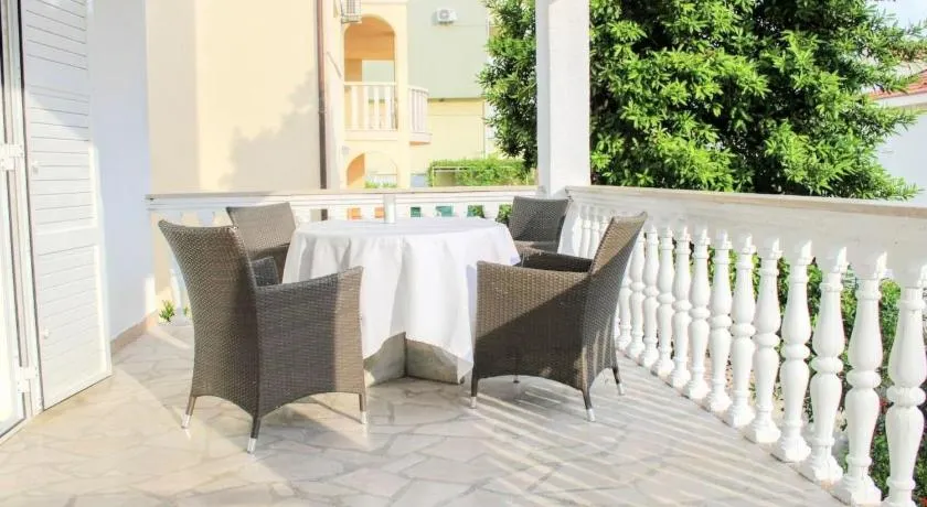 Apartment Weiße Idylle auf dem blauen Meer by Interhome - Image 1