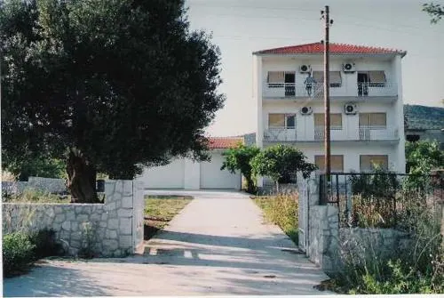 Coastal Charm: Apartmani Pazanin - Image 1