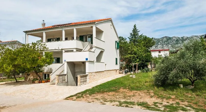 Apartman Iva-family holiday 250 m from pebble beach - Image 1