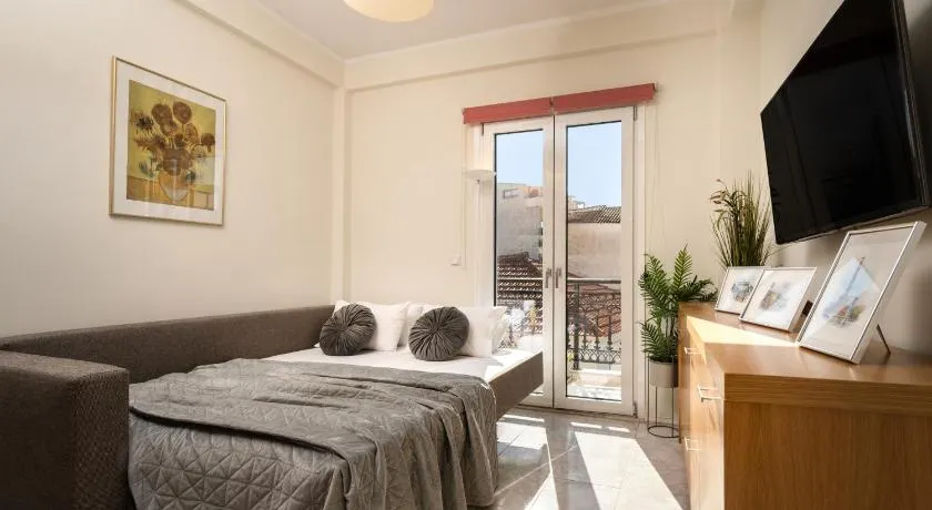Melos House - Charming Apartment with Jacuzzi in the Heart of the City Perfect for Memorable Summer Experiences By Villa Mana Gers - Image 1