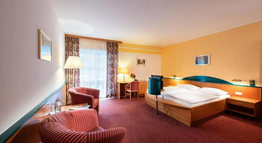 EVIVA im Parkhotel - Image 1
