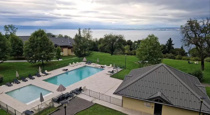 2-room apartment with breathtaking views of Lake Geneva - Image 1