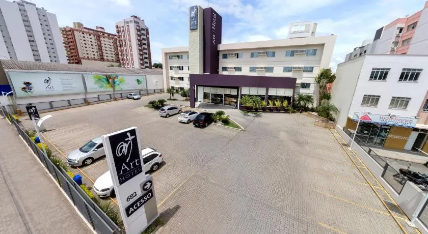 Art Hotel - Image 1