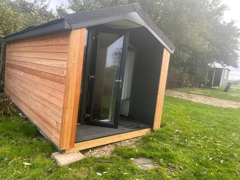 Mini Lodge - Image 1