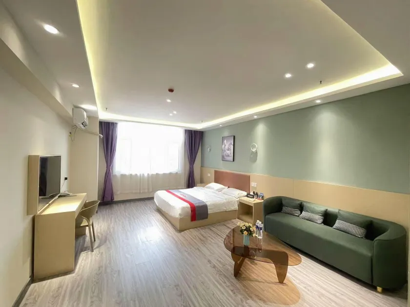 Jun Chain Hotel (Huai Ren Xintiandi Shopping Plaza Branch) - Image 1