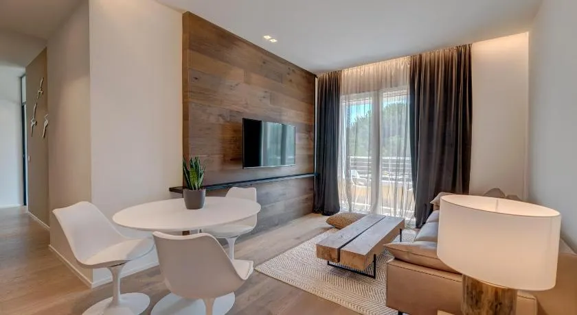 Arveskida Suite Apartment - Image 1