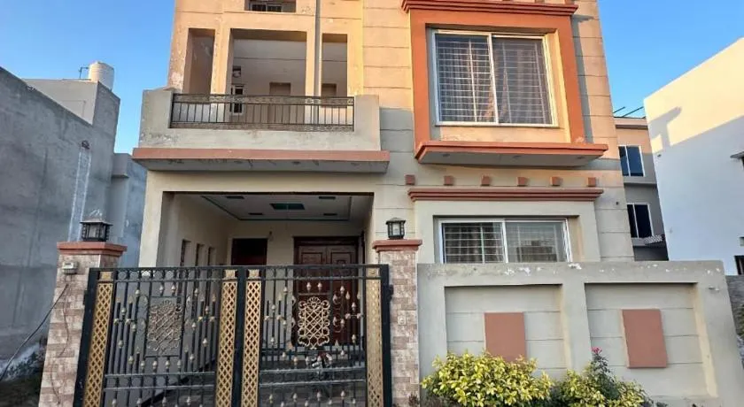 Comfort cozy Full House in Multan - Image 1