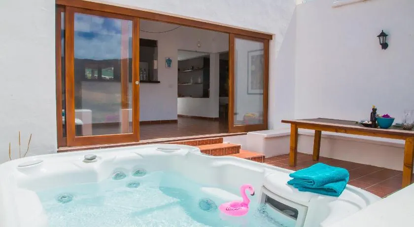 Holiday house Casa Mariposa in Tabayesco - Image 1